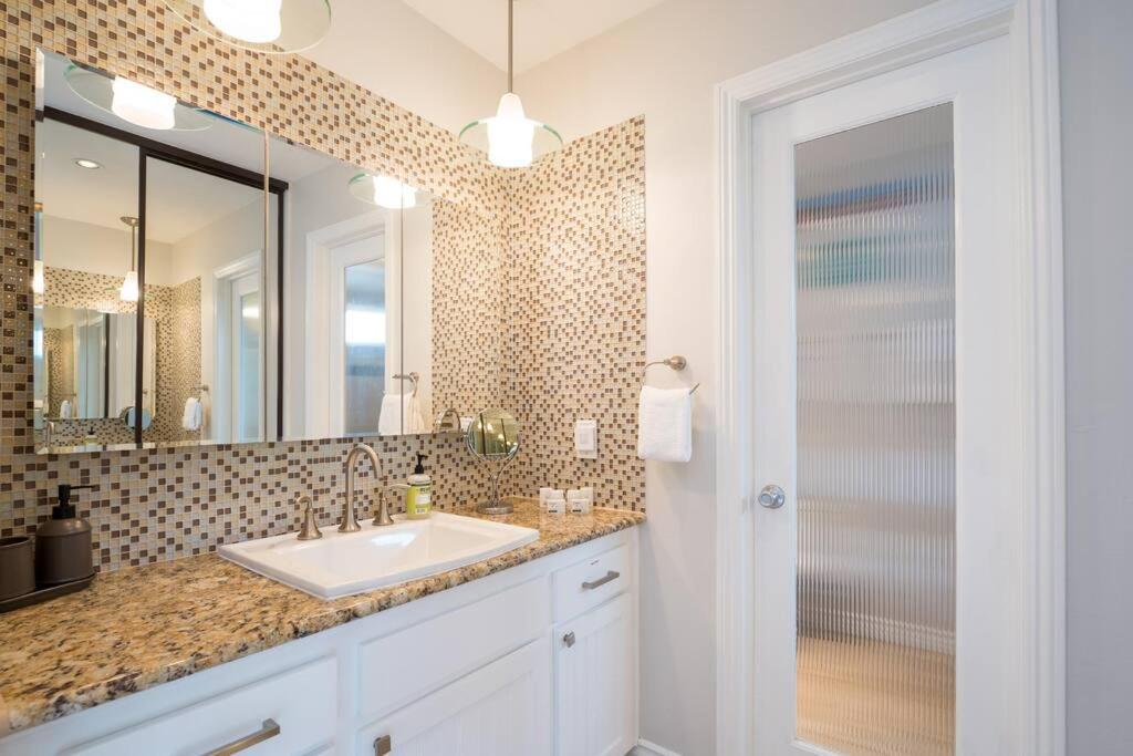 Carlsbad Tranquil Tier Garden Beach Home With Game Room Luaran gambar